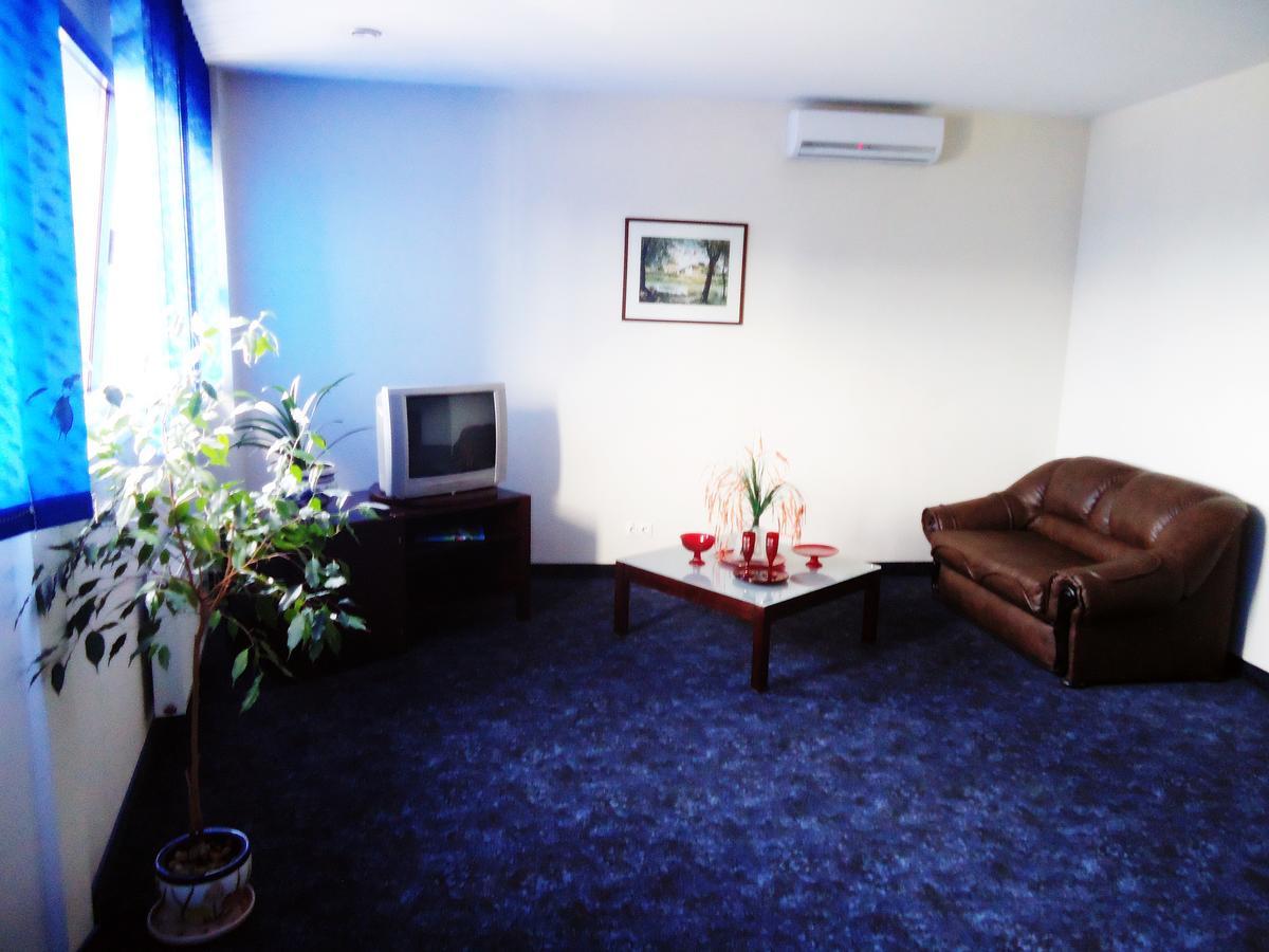 Tanagra Hotel Wilno Zewnętrze zdjęcie